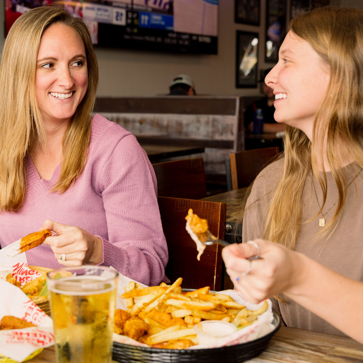 Xtreme Wings Sports Grille - Roosevelt
